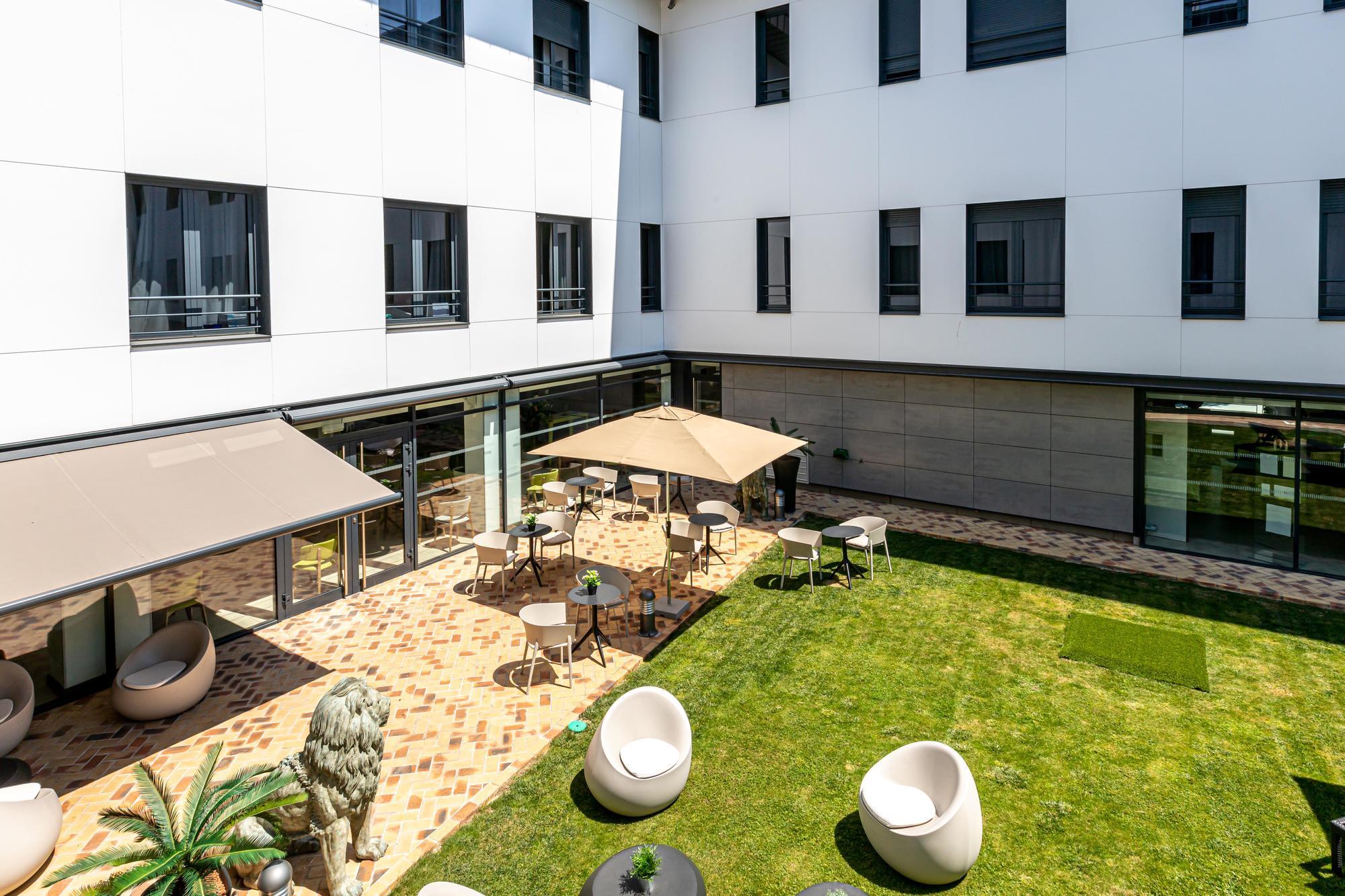 Les Jardins De St Cloud Aparthotel Saint-Cloud Exterior photo