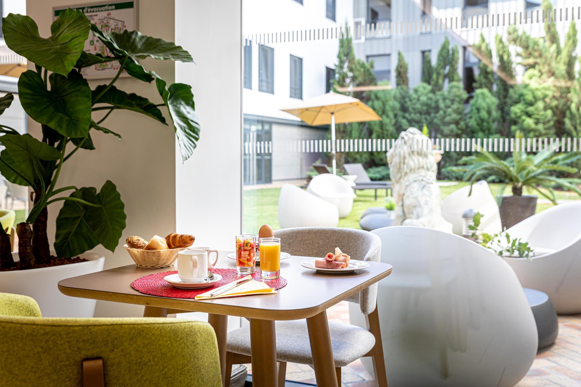 Les Jardins De St Cloud Aparthotel Saint-Cloud Exterior photo